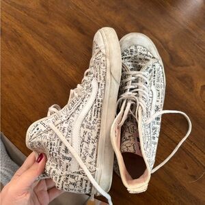 High top Vans Black and white unique